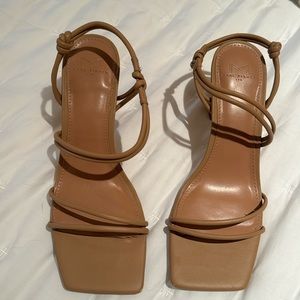 Marc Fisher Davia sandal, taupe size 8